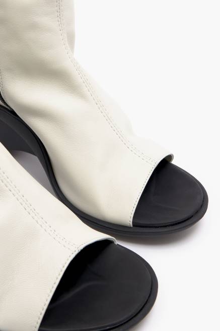 Bimba Y Lola Sandalenstiefel aus Leder Fußwewar Elfenbein T04ZZ580